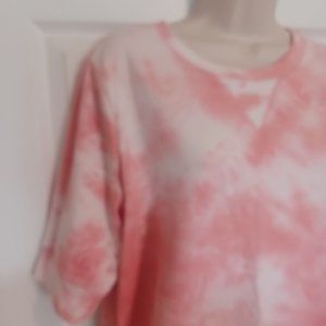 NWOT Belle by Kim Gravel Tie Dye Elbow Sleeve Sweatshirt
